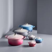 Кастрюля чугунная 24 см 4,2 л Le Creuset Signature серая - 8 фото