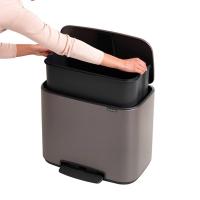 Мусорный бак с педалью 36 л Brabantia Bo Pedal Bin платиновый - 7 фото