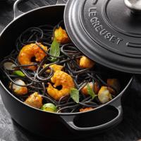 Кастрюля чугунная 26 см 5,3 л Le Creuset Signature черная матовая - 1 фото