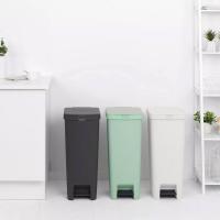 Ведро для мусора 40 л Brabantia Step Up черное - 7 фото