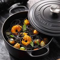 Кастрюля чугунная 24 см 5,3 л Le Creuset Signature матовая черная - 3 фото