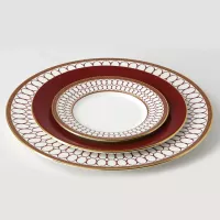 Тарелка обеденная 27,4 см Wedgwood Renaissance красная - 5 фото