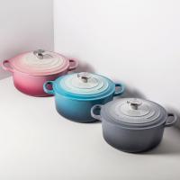 Кастрюля чугунная 24 см 4,2 л Le Creuset Signature серая - 7 фото