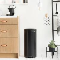 Мусорный бак с педалью 30 л Brabantia NewIcon черный - 4 фото