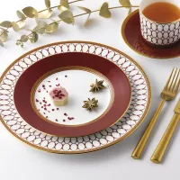 Тарелка обеденная 27,4 см Wedgwood Renaissance красная - 6 фото