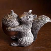 Набор для соли и перца Белка 10,2х4,5 см Vagabond House Woodland Creatures 2 пр оловянный - 6 фото