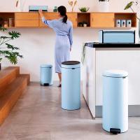 Ведро для мусора 30 л Brabantia Touch Bin голубое - 4 фото