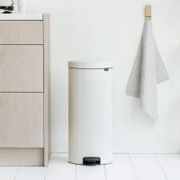 Мусорный бак с педалью 30 л Brabantia NewIcon белый - 8 фото