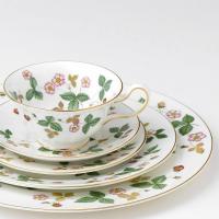Тарелка обеденная 27 см Wedgwood Wild Strawberry - 1 фото