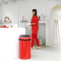 Мусорный бак 60 л Brabantia Touch Bin красный - 4 фото