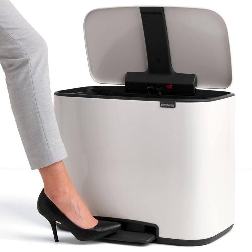 Мусорный бак 33 л Brabantia Bo Pedal Bin белый