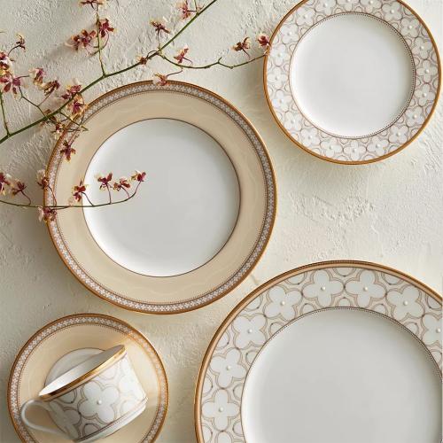 Тарелка хлебная 16,7 см Noritake Trefolio Platinum белая