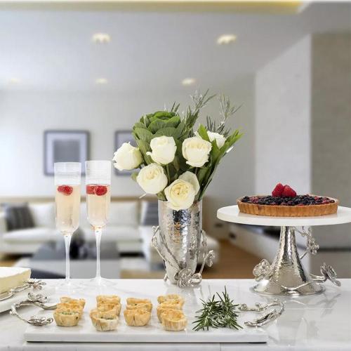 Сервировочное блюдо 28 см Michael Aram White Orchid белое