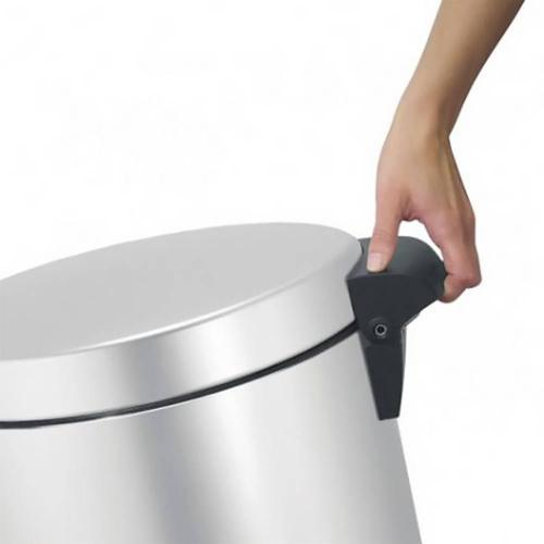 Ведро для мусора 45 л Brabantia Pedal bin стальное