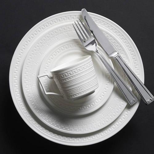 Чайный сервиз на 6 персон Wedgwood Intaglio белый 21 пр