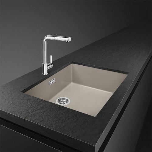 Кухонная мойка 75,6 см Smeg Quadra VZP76N черная - 3 фото