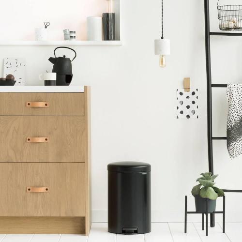 Мусорный бак с педалью 20 л Brabantia NewIcon черный