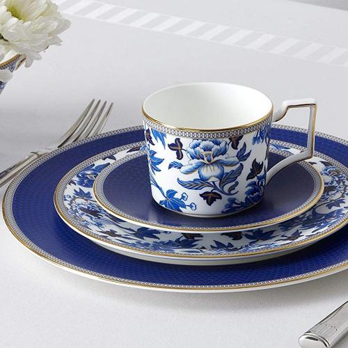 Тарелка салатная 20 см Wedgwood Hibiscus