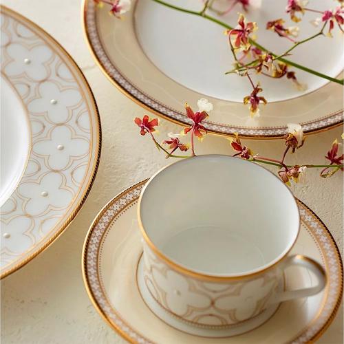 Сервировочное блюдо Noritake Trefolio Gold белое