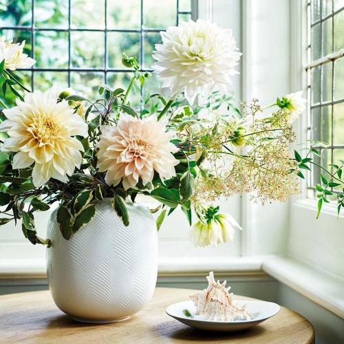 Ваза 21 см Wedgwood White Folia