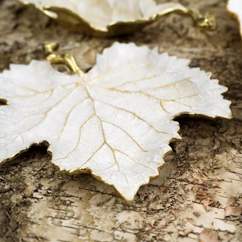 Сервировочное блюдо 20х19 см Michael Aram Winter Leaves белое