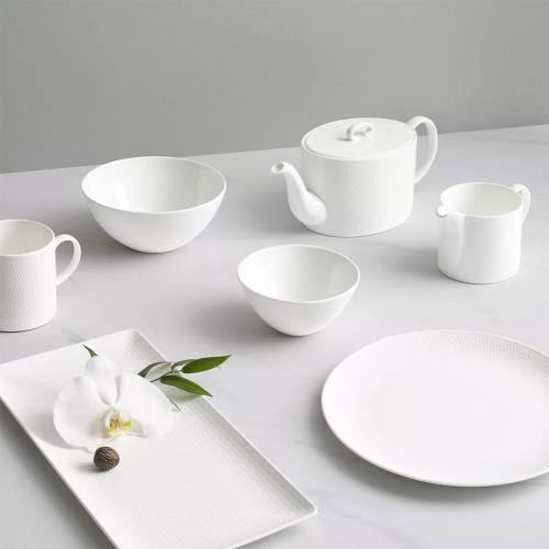 Сервировочное блюдо 32х16 см Wedgwood Gio белое