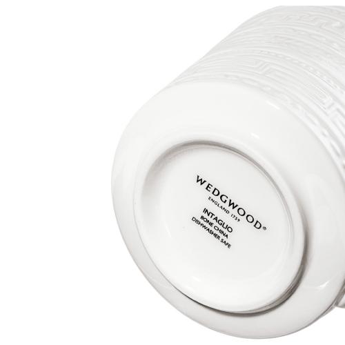 Чайный сервиз на 6 персон Wedgwood Intaglio белый 21 пр