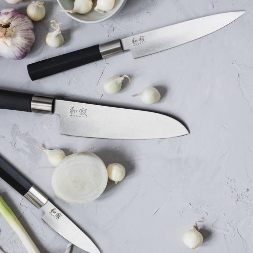 Нож поварской 20 см KAI Wasabi Black черный