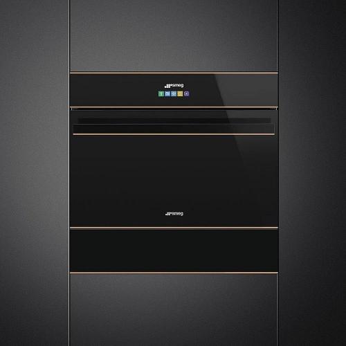 Вакуумный упаковщик 60х14 см Smeg Dolce Stil Novo CPV615NR черный