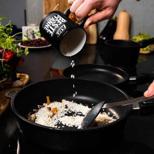 Сковорода антипригарная 24 см AMT Frying Pans Fix черная