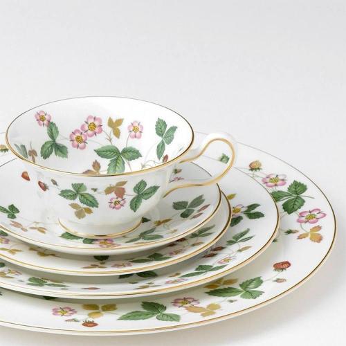 Блюдо для пирожных 27х24 см Wedgwood Wild Strawberry