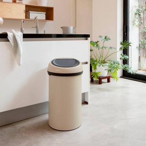 Ведро для мусора 60 л Brabantia Touch Bin бежевое