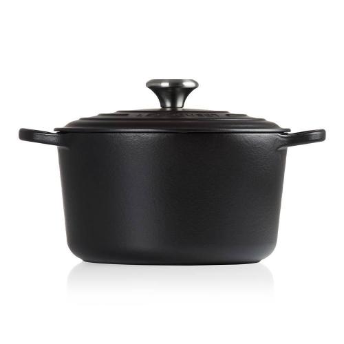 Кастрюля чугунная 24 см 5,3 л Le Creuset Signature матовая черная