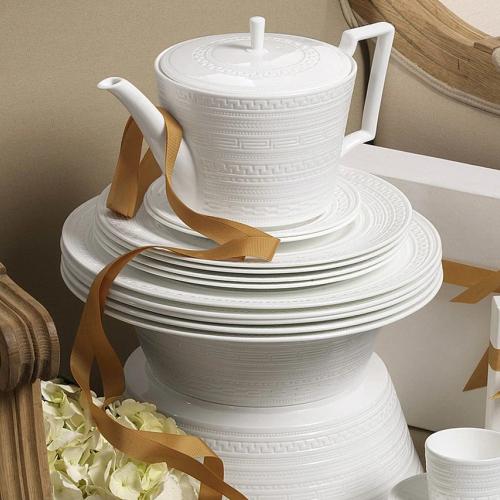 Чайный сервиз на 6 персон Wedgwood Intaglio белый 21 пр