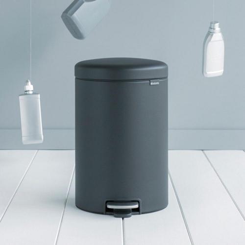 Мусорный бак с педалью 20 л Brabantia NewIcon черный