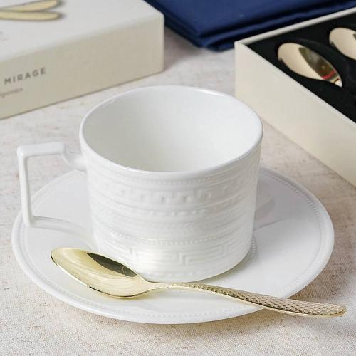 Чайный сервиз на 6 персон Wedgwood Intaglio белый 21 пр