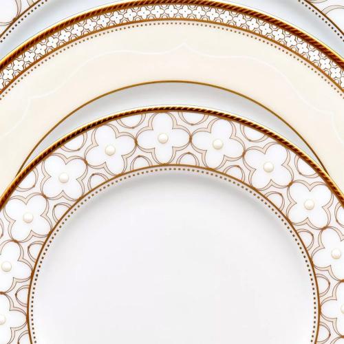 Сервировочное блюдо Noritake Trefolio Gold белое