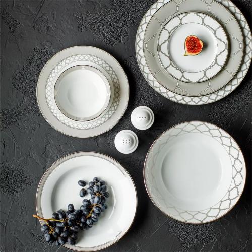 Тарелка закусочная 21 см Noritake Eternal Palace серебряная