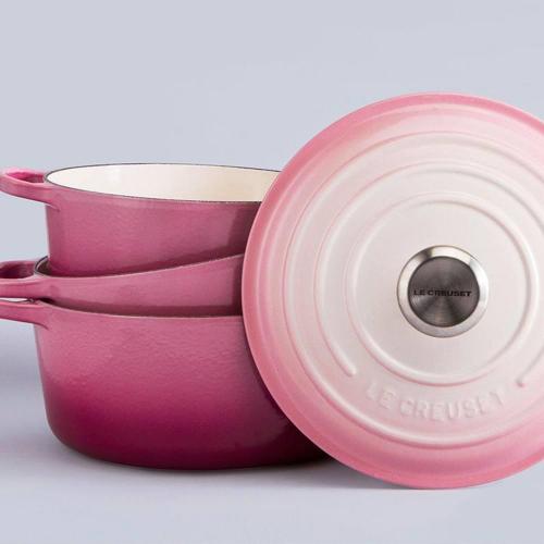 Кастрюля чугунная 24 см 4,2 л Le Creuset Signature розовая