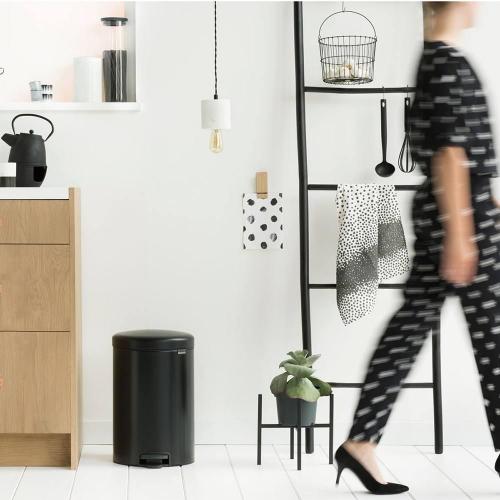 Мусорный бак с педалью 20 л Brabantia NewIcon черный