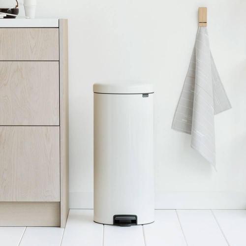 Мусорный бак с педалью 30 л Brabantia NewIcon белый