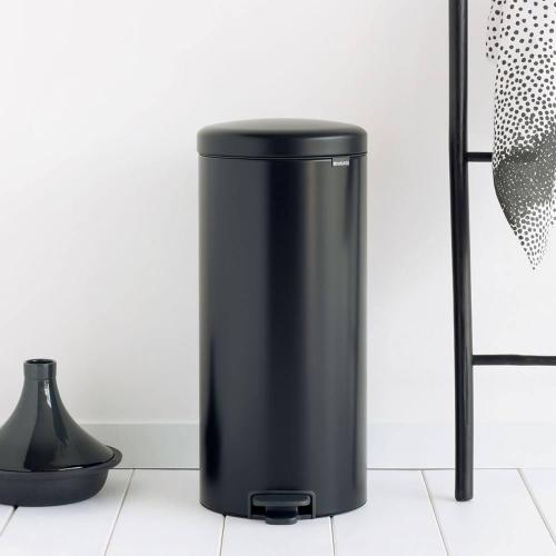 Мусорный бак с педалью 30 л Brabantia NewIcon черный