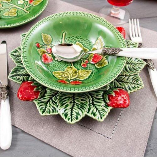 Тарелка обеденная 26 см Bordallo Pinheiro Strawberries