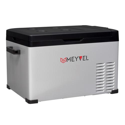 Автомобильный холодильник 65х37,5 см Meyvel AF-B40 стальной
