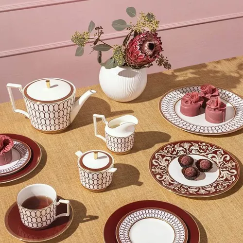 Тарелка закусочная 20 см Wedgwood Renaissance red красная