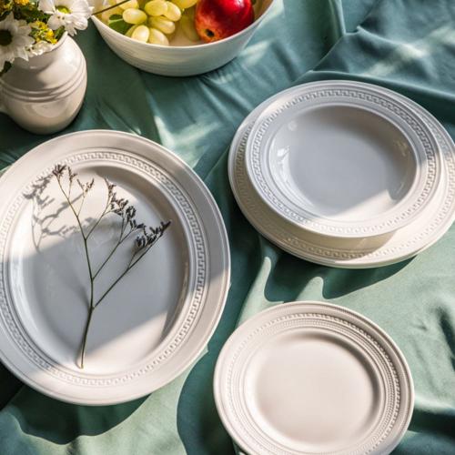 Столовый сервиз на 6 персон Wedgwood Intaglio белый 20 пр