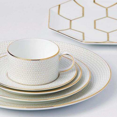 Тарелка 23 см Wedgwood Arris белая