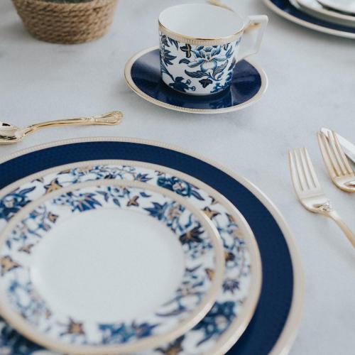 Тарелка салатная 23 см Wedgwood Hibiscus