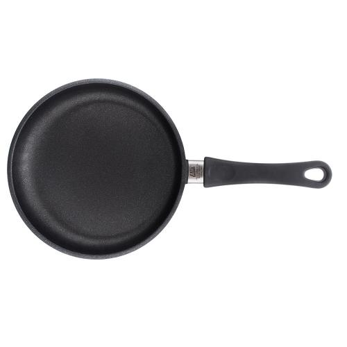 Сковорода антипригарная 20 см AMT Frying Pans Titan черная