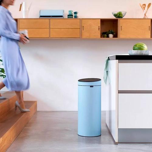 Ведро для мусора 30 л Brabantia Touch Bin голубое